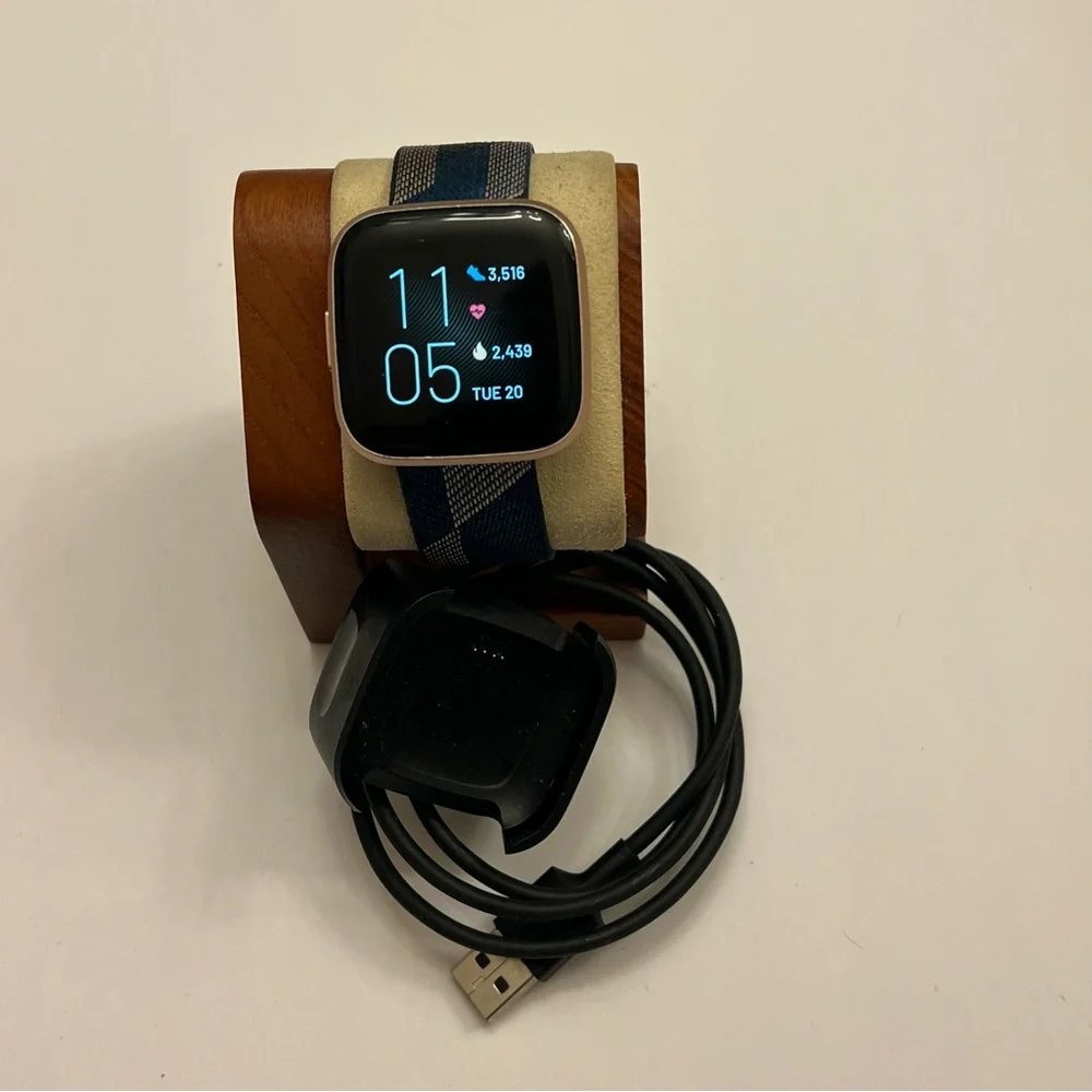 FITBIT Versa 2 (Special edition, tested, Charger included)